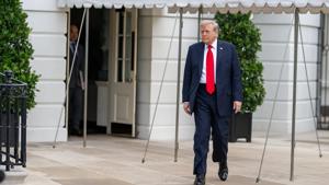 WATCH: Trump says he plans to send out $2,000 tariff checks without Congress