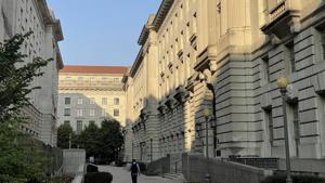 Illinois lawmaker supports EPA rollback; AG opposes