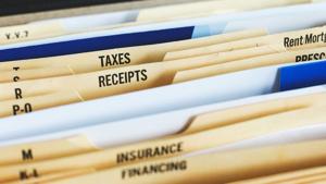 McLean Co. auditor faces call to resign from own party amid performance issues