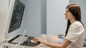 Lawmakers probe birth tourism schemes