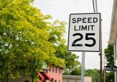 Illinois unions seek to kill Waymo-friendly bill in Springfield